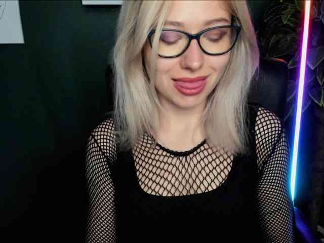 xxHeidiLove webcam