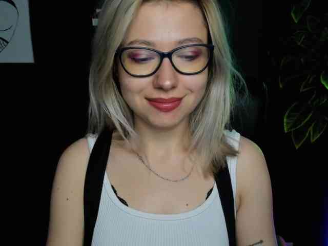 xxHeidiLove webcam