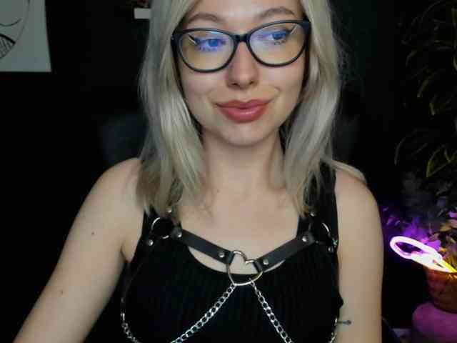 xxHeidiLove webcam