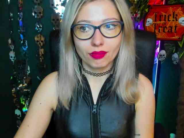 xxHeidiLove webcam