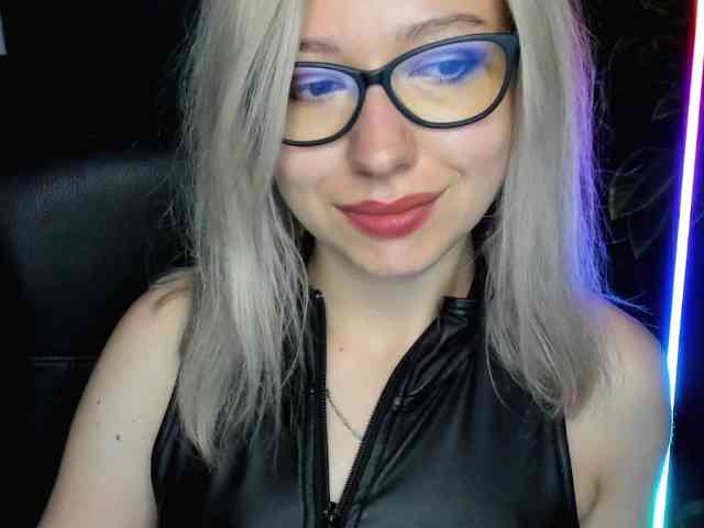 xxHeidiLove webcam