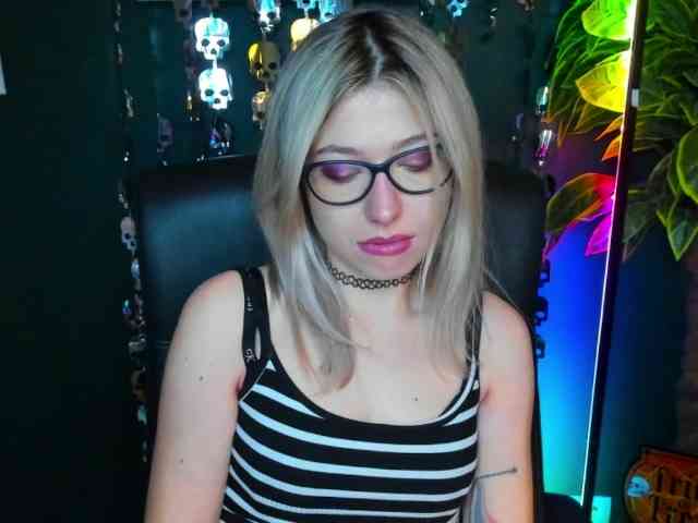xxHeidiLove webcam