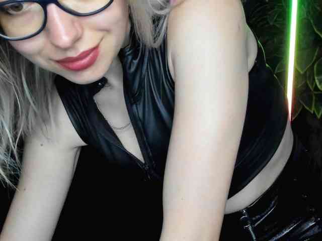 xxHeidiLove webcam
