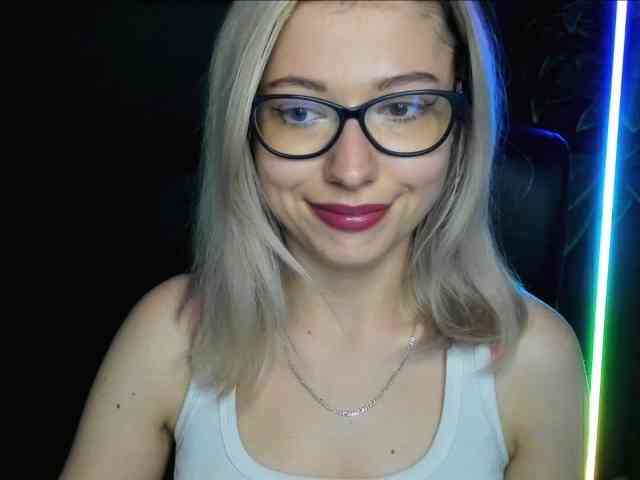 xxHeidiLove webcam