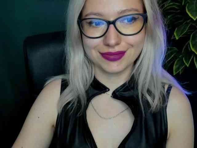 xxHeidiLove webcam