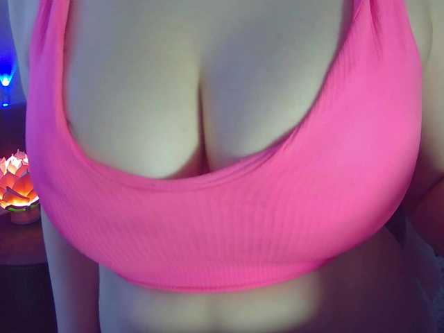 Leysun7's BongaCams show and profile