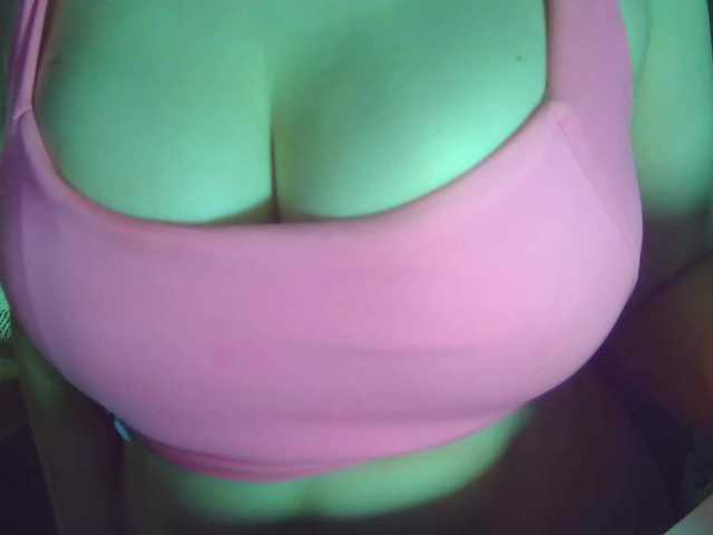 Leysun7's BongaCams show and profile