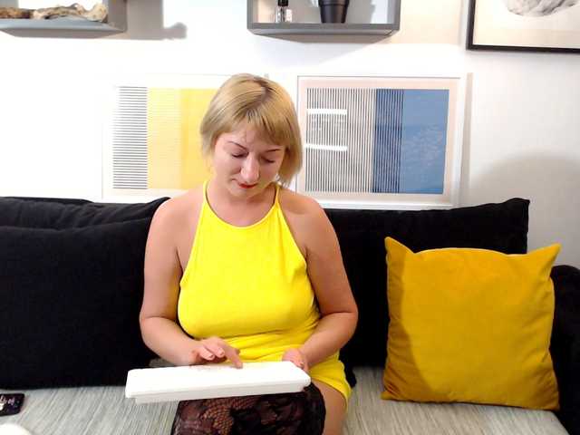 laraloveblis1's BongaCams show and profile