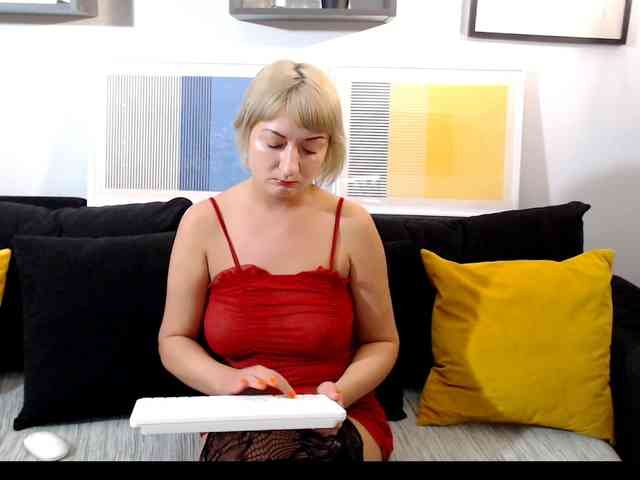 laraloveblis1 Live Webcam on BongaCams