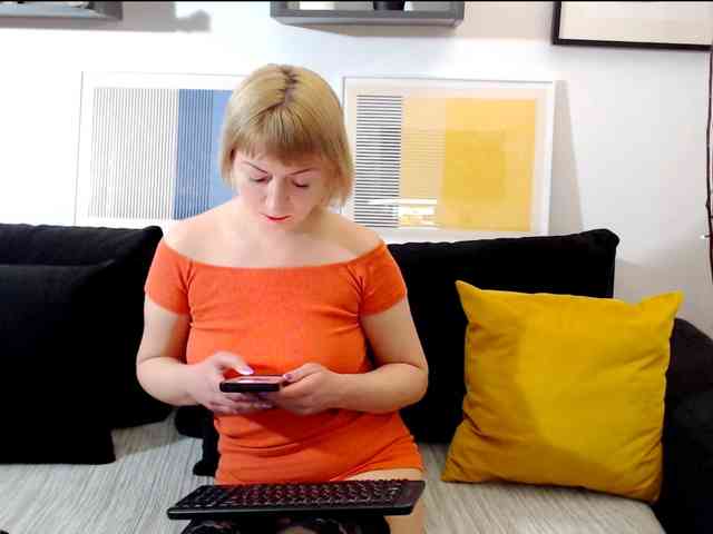 laraloveblis1 webcam