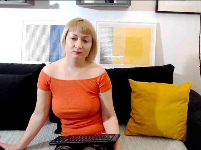 laraloveblis1 webcam