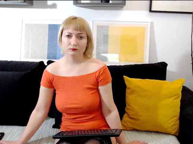 laraloveblis1 webcam