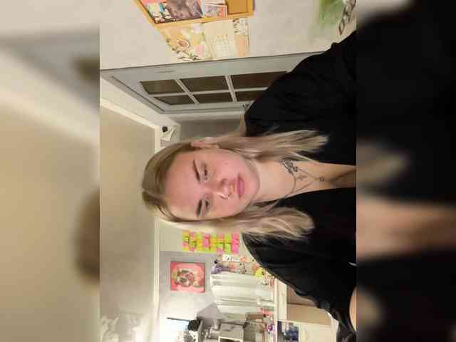 NanaMoka23 webcam