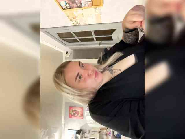 NanaMoka23 webcam