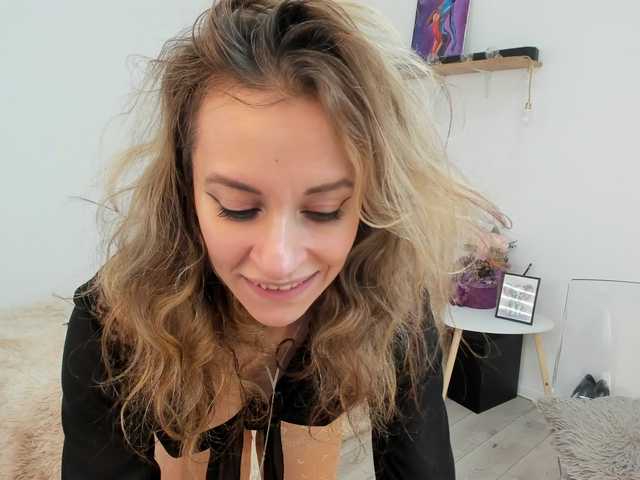 EmmaGracee's BongaCams show and profile