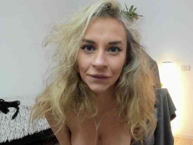 EmmaGracee webcam