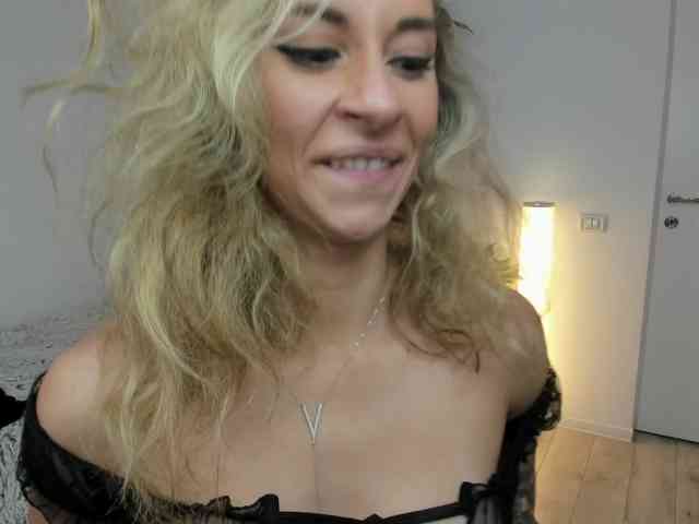EmmaGracee webcam