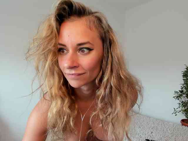 EmmaGracee webcam