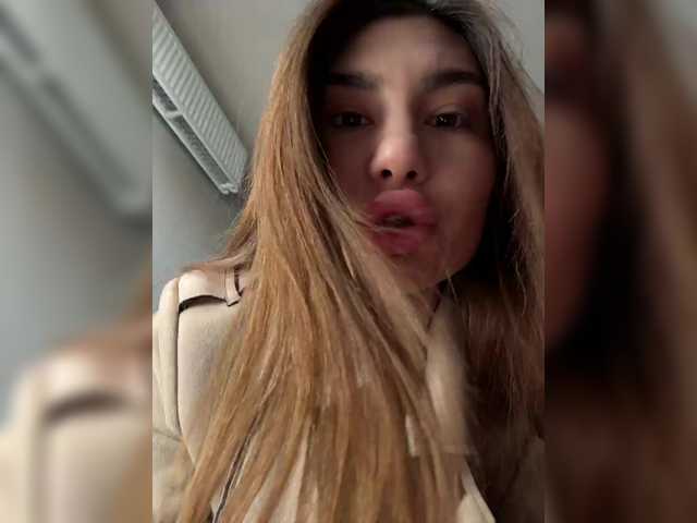 -EmilyBaby-'s BongaCams show and profile