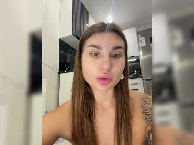 Join -EmilyBaby-, she wants to masturbate for you -EmilyBaby- from BongaCams