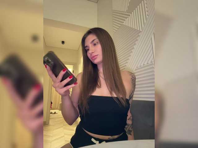 -EmilyBaby-'s BongaCams show and profile