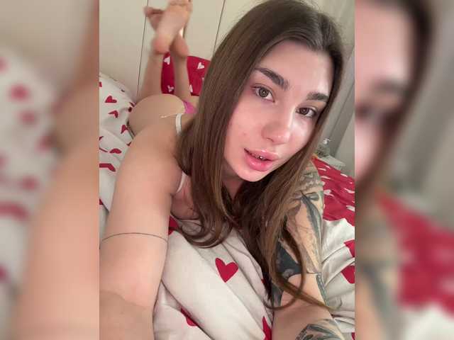 -EmilyBaby-'s BongaCams show and profile