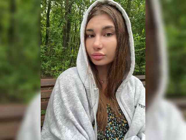 free live videochat -EmilyBaby-