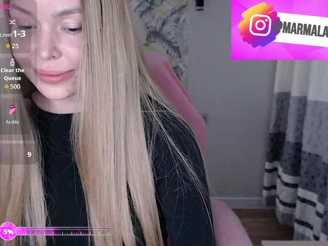 Foxymoxy19's BongaCams show and profile