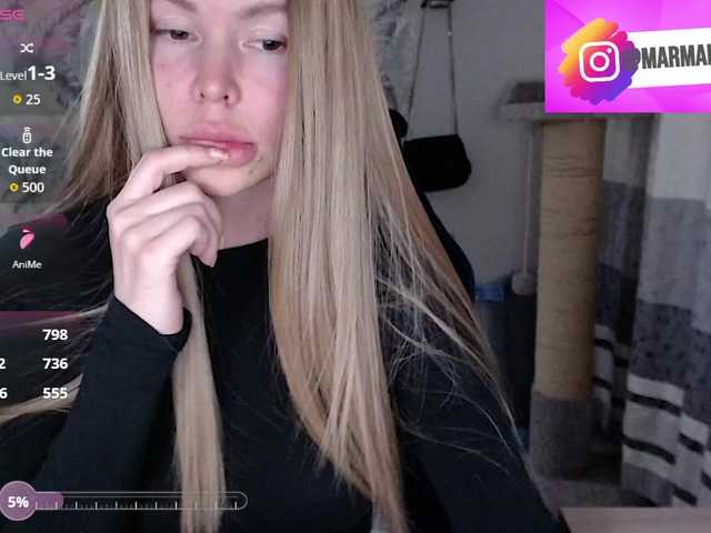 Foxymoxy19's BongaCams show and profile