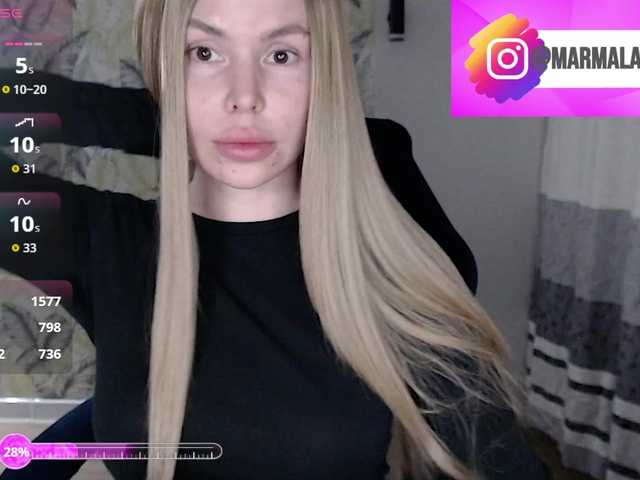 Foxymoxy19's BongaCams show and profile