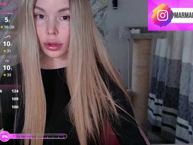 Foxymoxy19's BongaCams show and profile