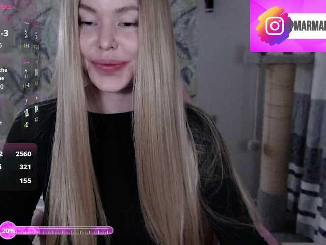 Foxymoxy19's BongaCams show and profile