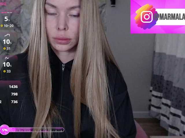 Foxymoxy19's BongaCams show and profile