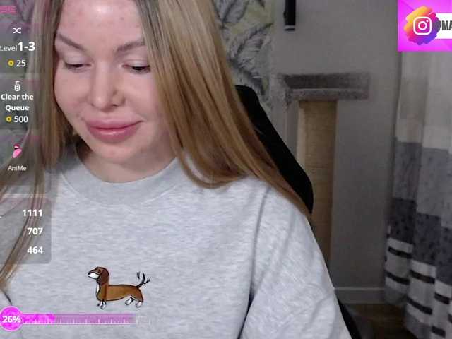 Foxymoxy19's BongaCams show and profile