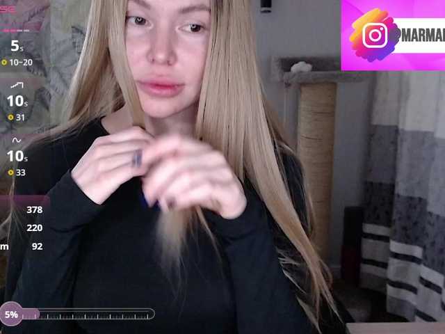 Foxymoxy19's BongaCams show and profile