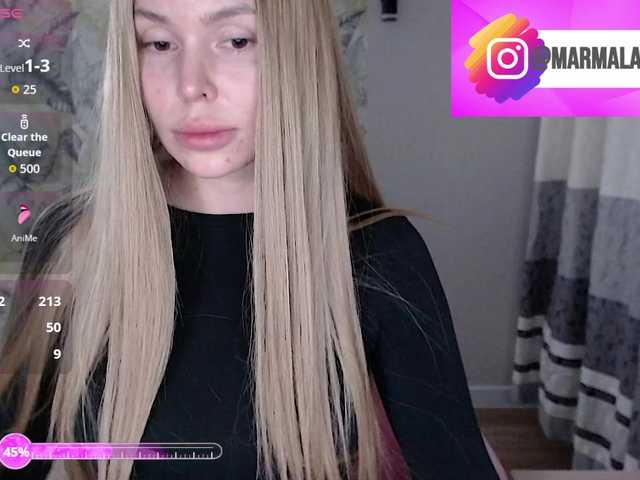 Foxymoxy19's BongaCams show and profile