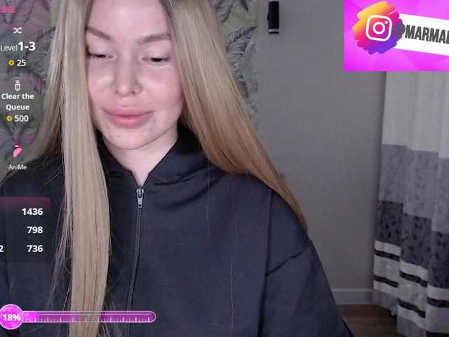 Foxymoxy19's BongaCams show and profile