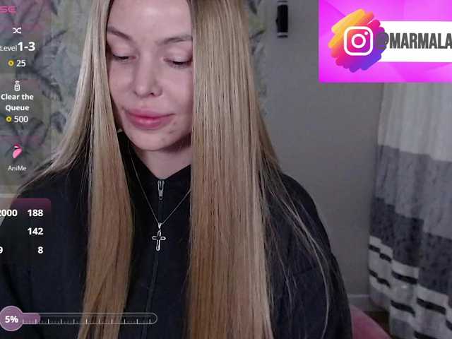 Foxymoxy19's BongaCams show and profile