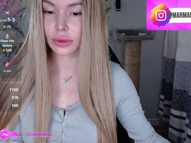 Foxymoxy19's BongaCams show and profile