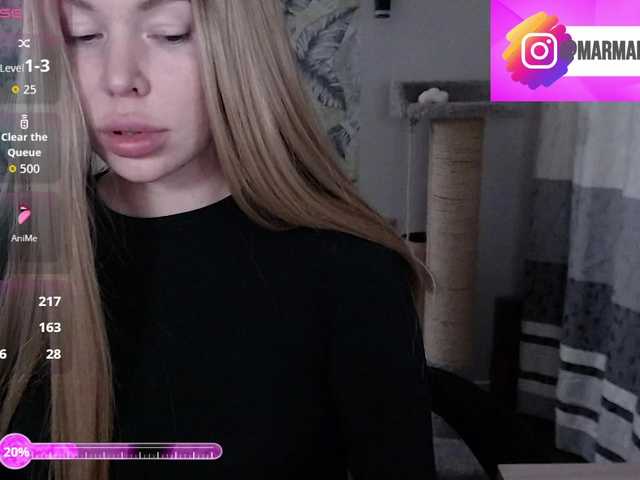 Foxymoxy19's BongaCams show and profile