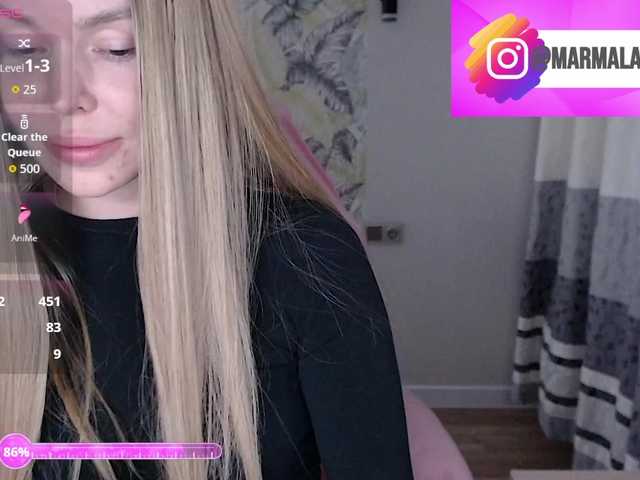 Foxymoxy19's BongaCams show and profile