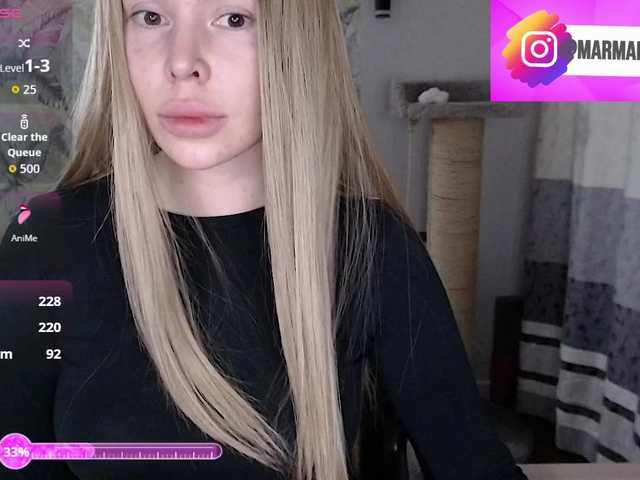 Foxymoxy19's BongaCams show and profile