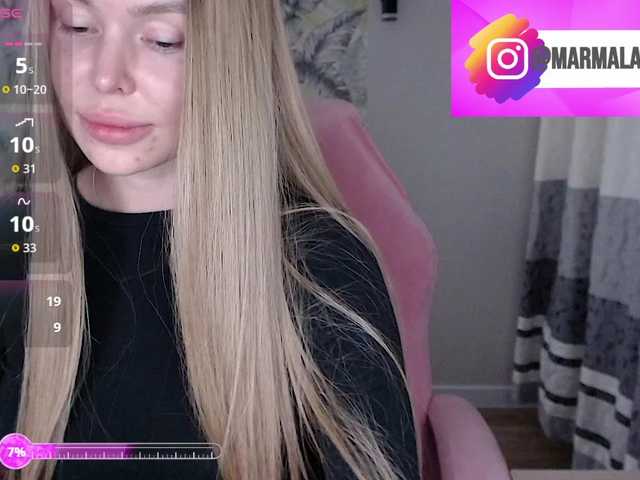 Foxymoxy19's BongaCams show and profile