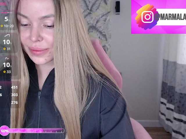 Foxymoxy19's BongaCams show and profile