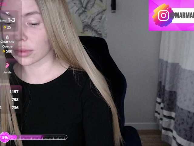 Foxymoxy19's BongaCams show and profile