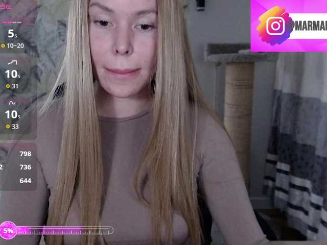 Foxymoxy19's BongaCams show and profile