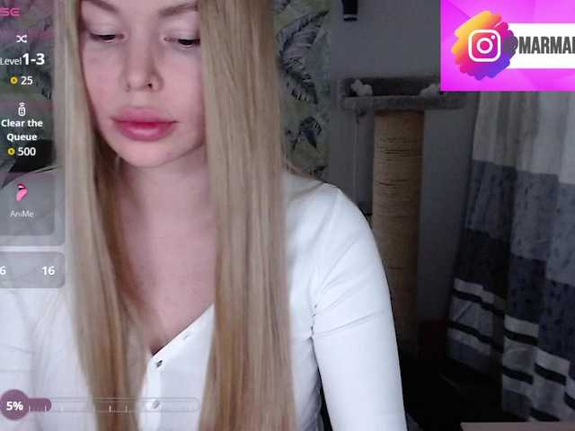 Foxymoxy19's BongaCams show and profile