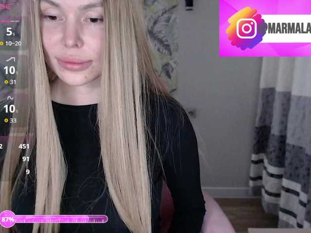 Foxymoxy19's BongaCams show and profile