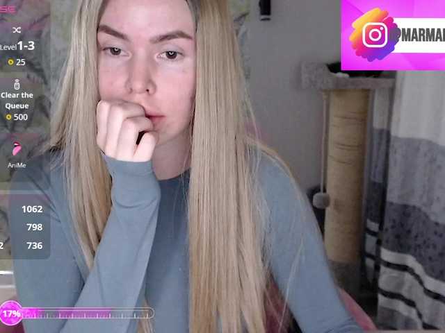 Foxymoxy19's BongaCams show and profile