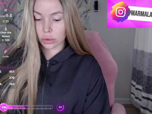 Foxymoxy19's BongaCams show and profile